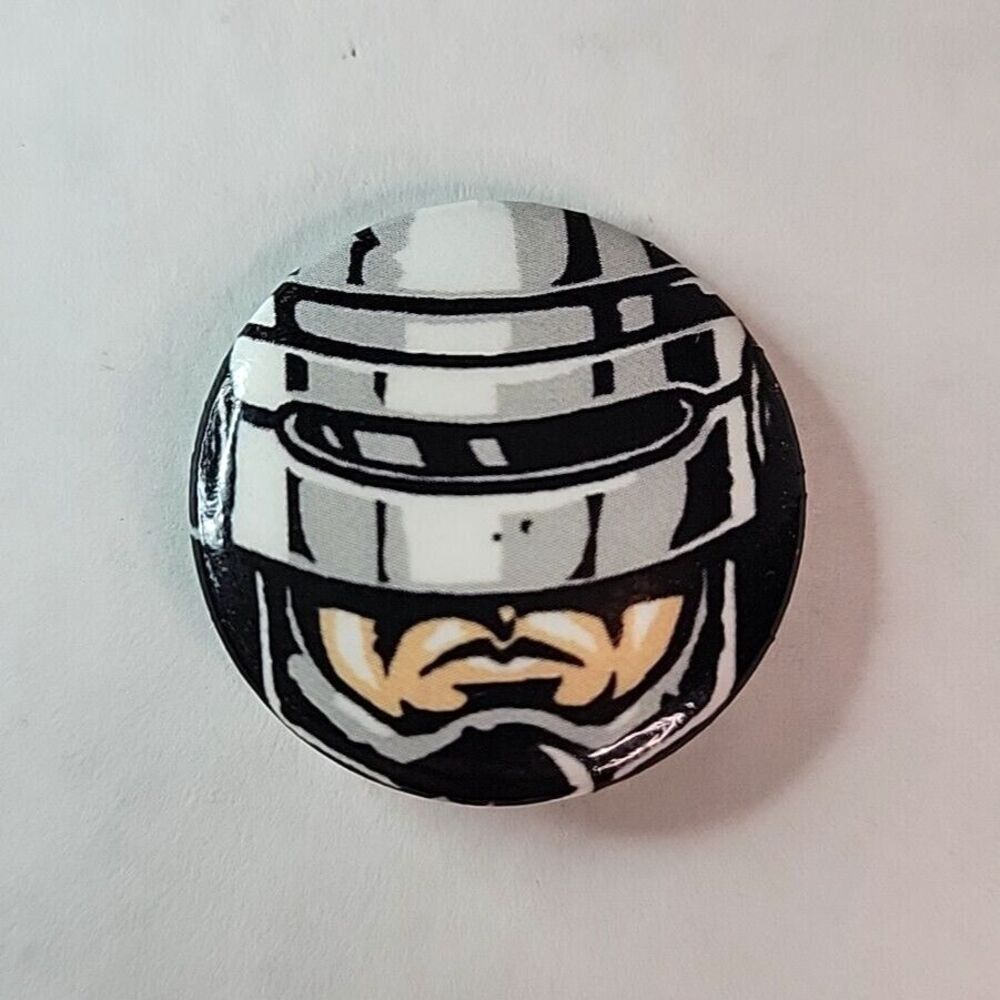 ROBOCOP ALUMINUM BUTTON INCH ROUND WITH SAFETY PIN BACK EXCELLENT CONDITION